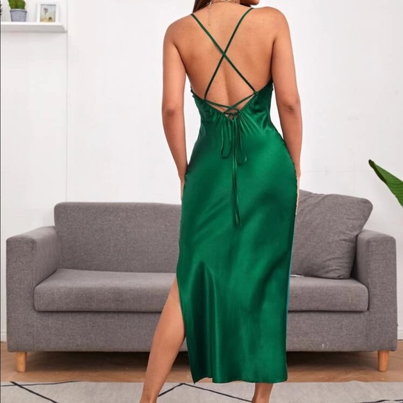 Boho crisscross open back split hem dress - Picture 2 of 9